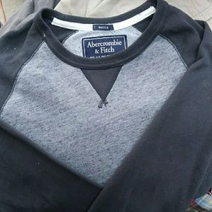Abercrombie & Finch sweat shirt